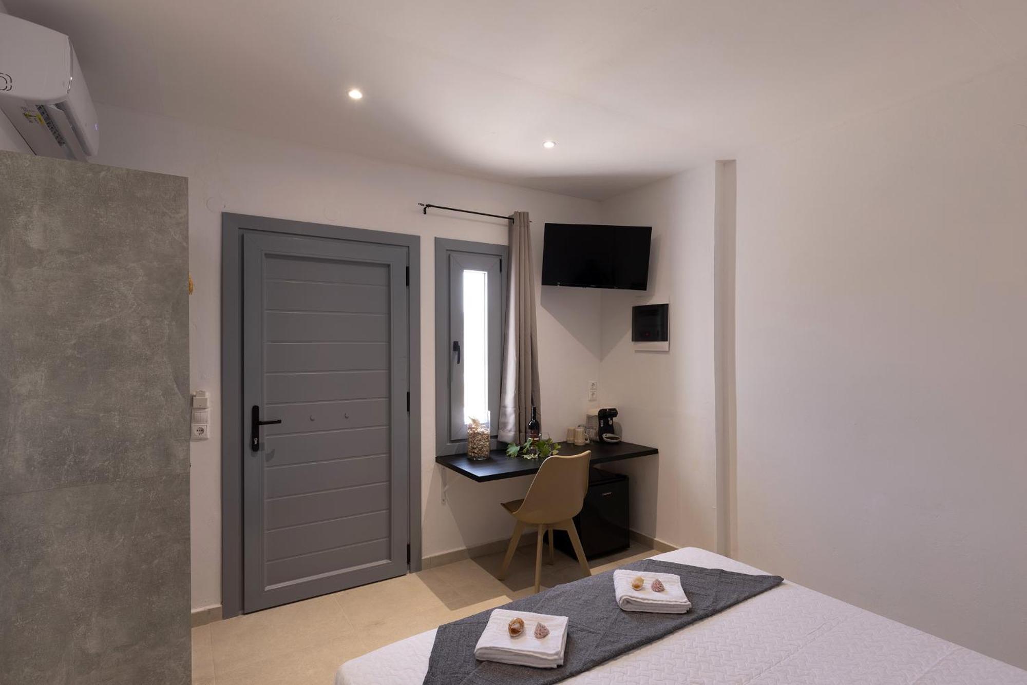 Chrysonisos Suites With Sunset & Seaviews Near Kini Bagian luar foto