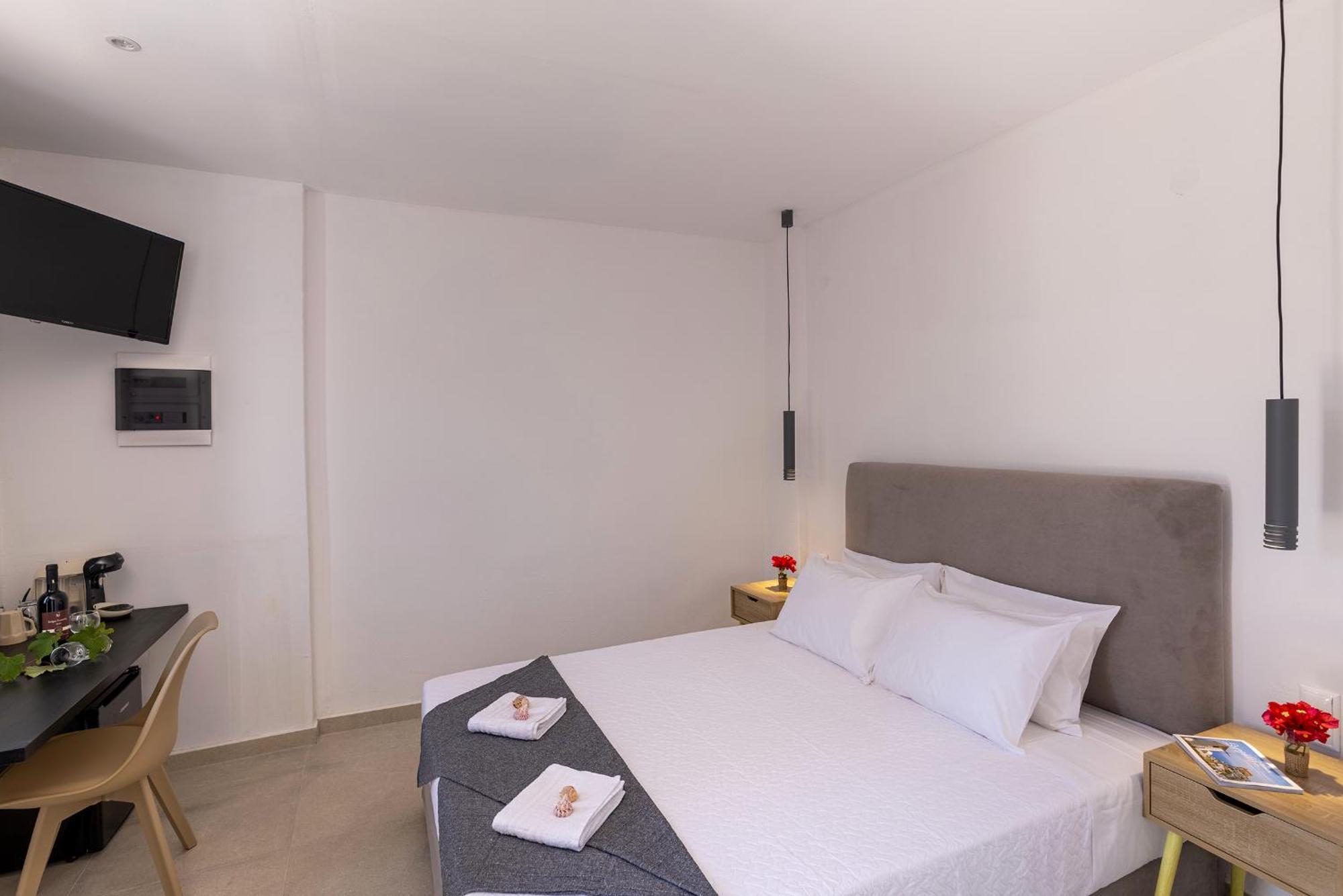 Chrysonisos Suites With Sunset & Seaviews Near Kini Bagian luar foto