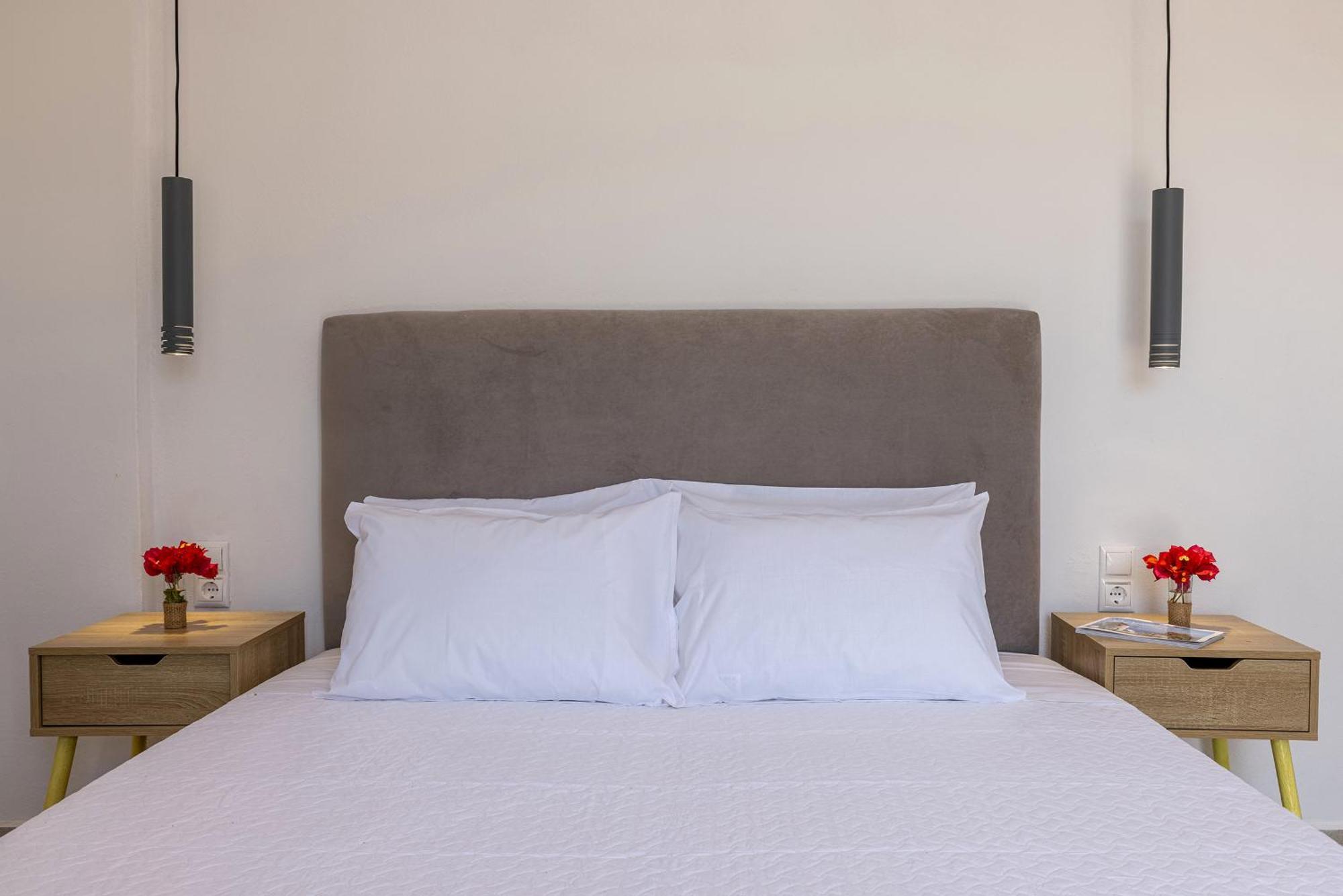 Chrysonisos Suites With Sunset & Seaviews Near Kini Bagian luar foto
