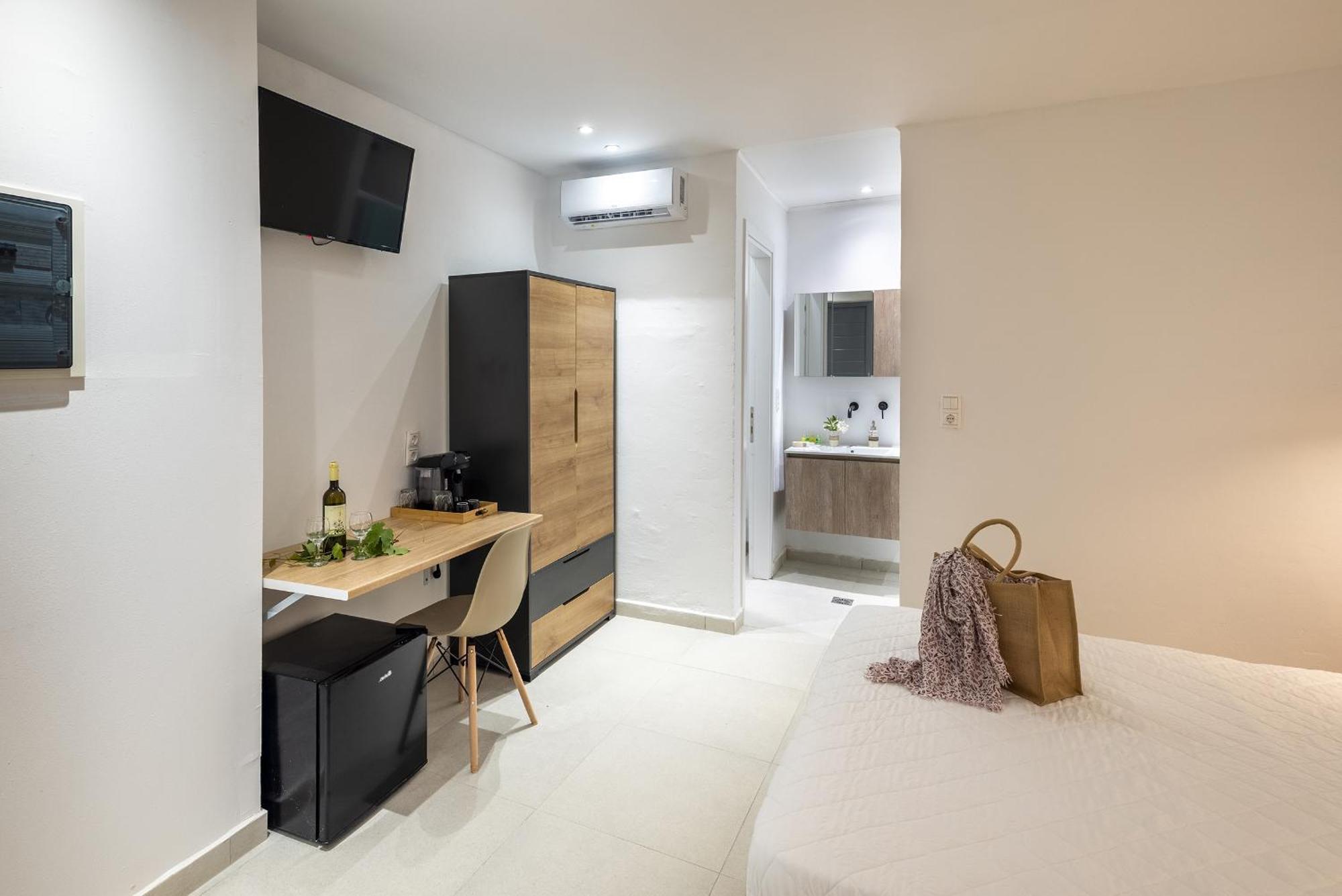 Chrysonisos Suites With Sunset & Seaviews Near Kini Bagian luar foto